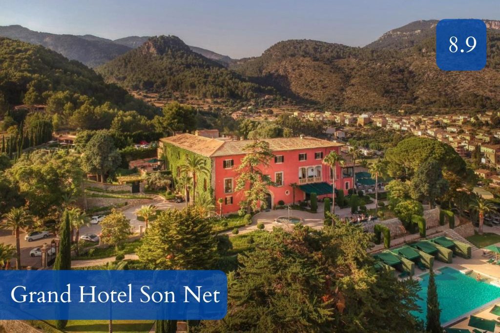 grand estate, mountain backdrop and spa pool