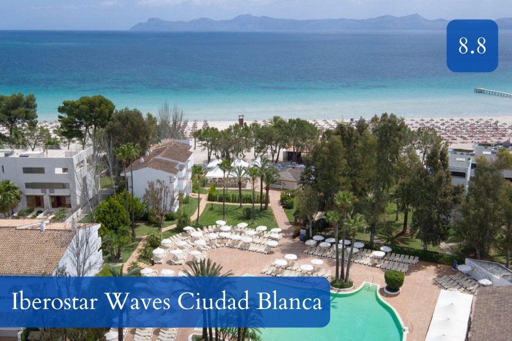 beachfront apartment-style resort with Alcúdia Bay sand in front
