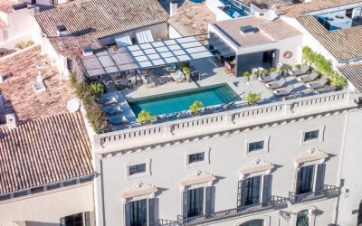 5-star hotel rooftop pool