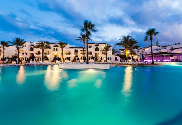 Globales Bouganvilla cheap Mallorca hotel swimming pool view