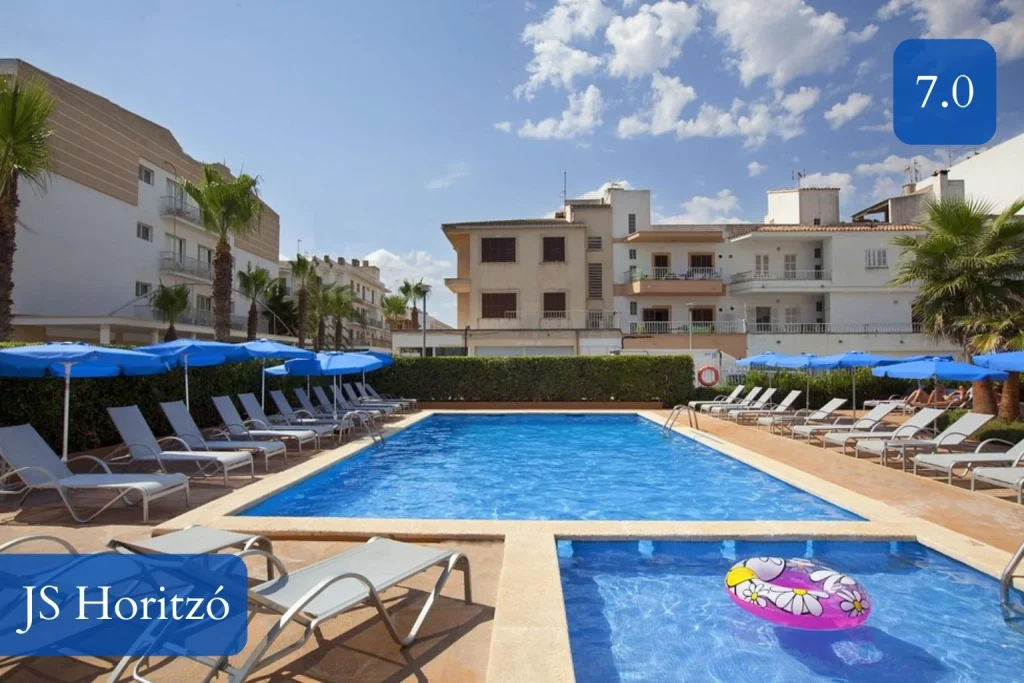 Outdoor pool area at JS Horitzó in Can Picafort, Mallorca