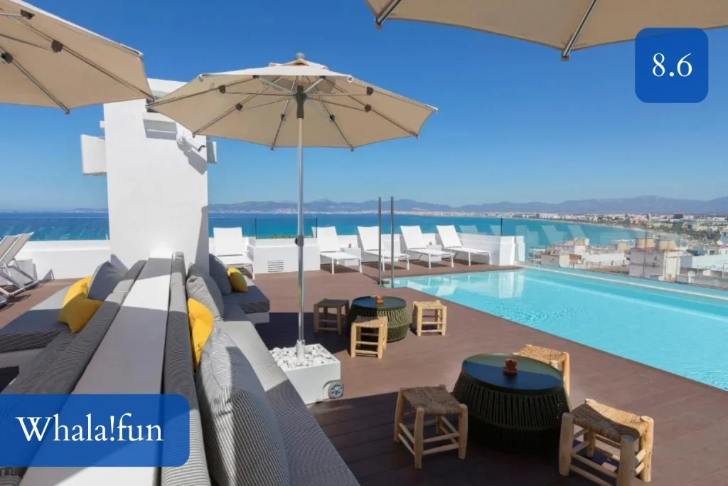 Rooftop infinity pool with panoramic sea views at whala!fun in El Arenal, Mallorca.