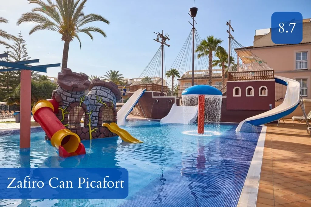 Children's pirate-themed splash pool and water play area at Zafiro Can Picafort in Mallorca