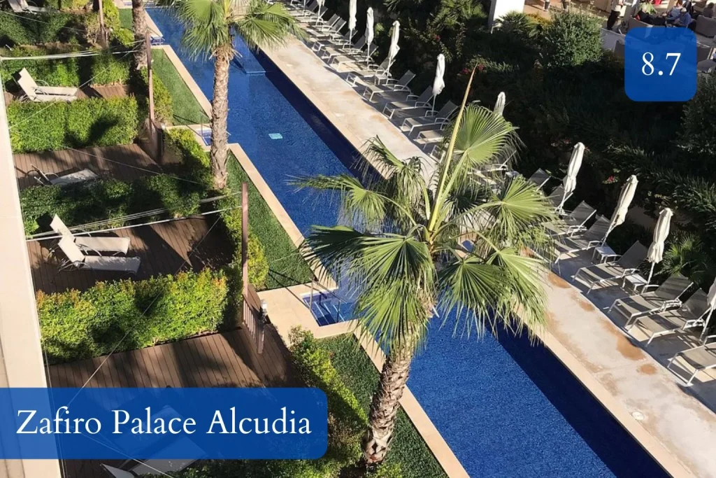 Private swim-up suite pool at Zafiro Palace Alcudia in Port d’Alcudia, Mallorca.