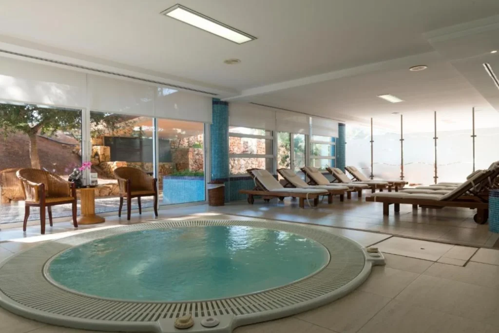 Indoor spa jacuzzi at Hotel Mariant Park in Sa Coma, Mallorca