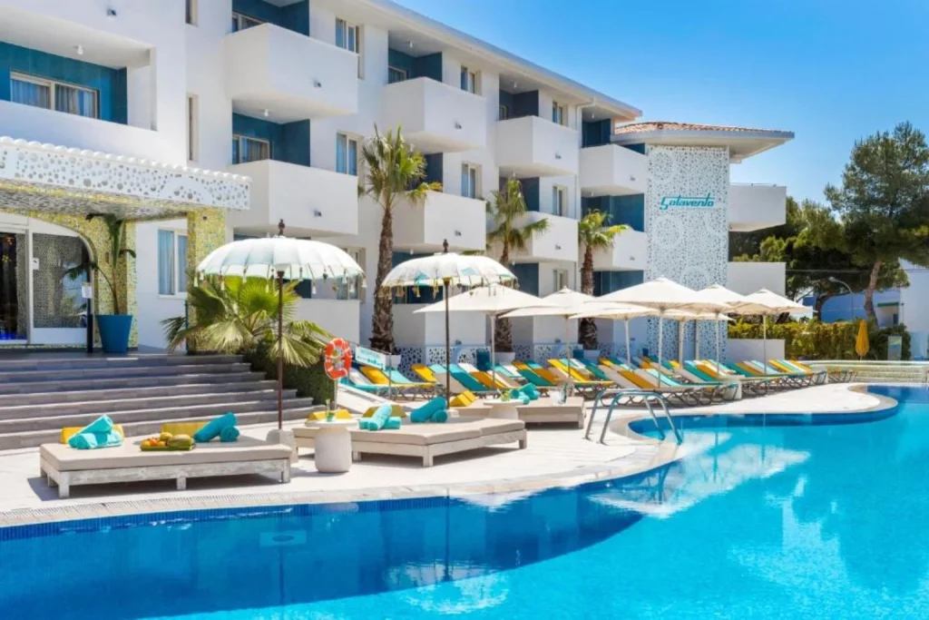Outdoor swimming pool at Sotavento Club Apartments in Magaluf, Mallorca.