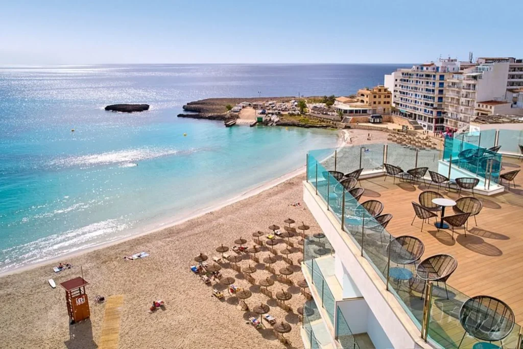 Rooftop terrace with beach view at Universal Hotel Perla in S'Illot, Mallorca